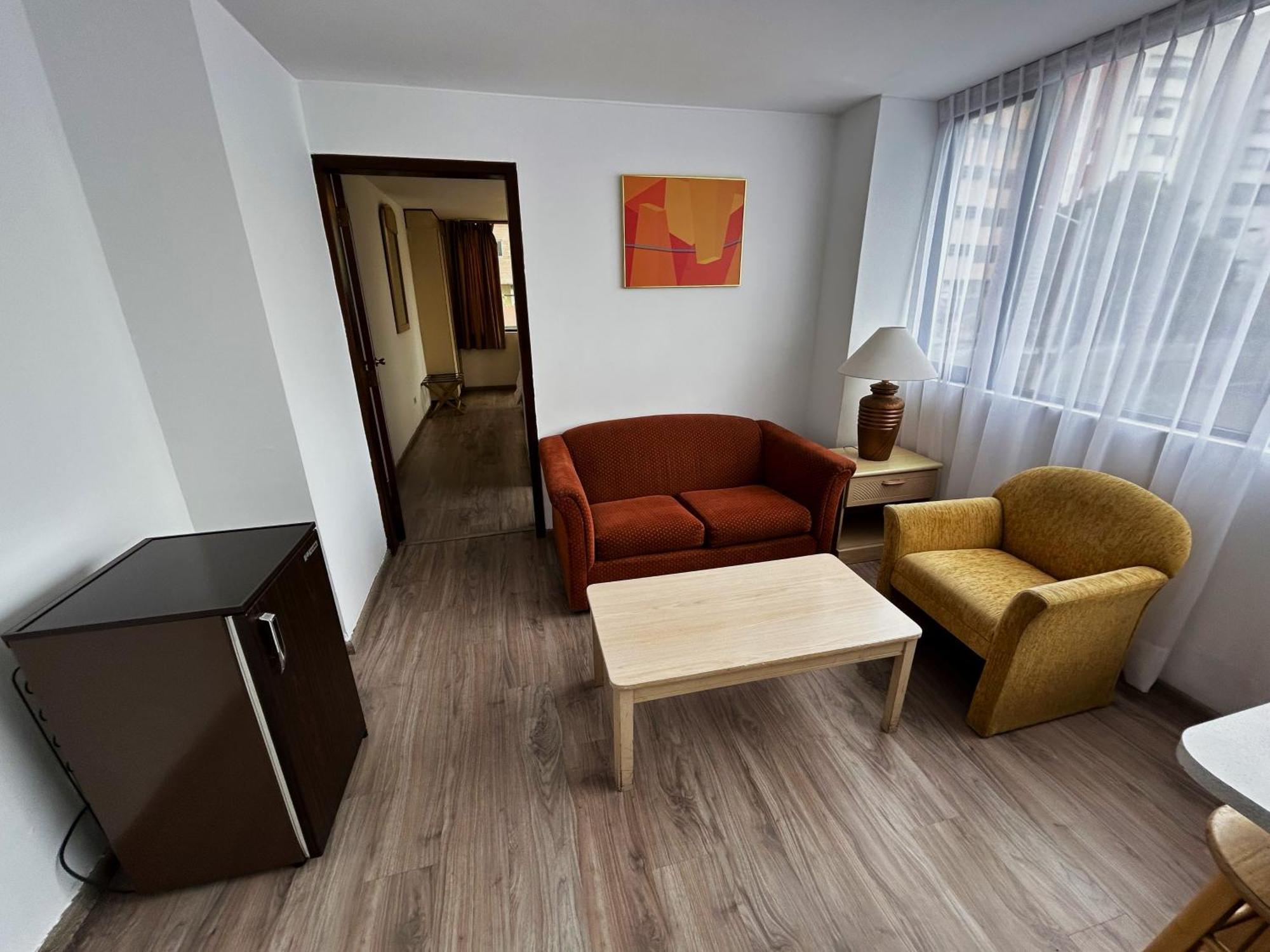 Stanford Suites Hotel Quito Habitación foto
