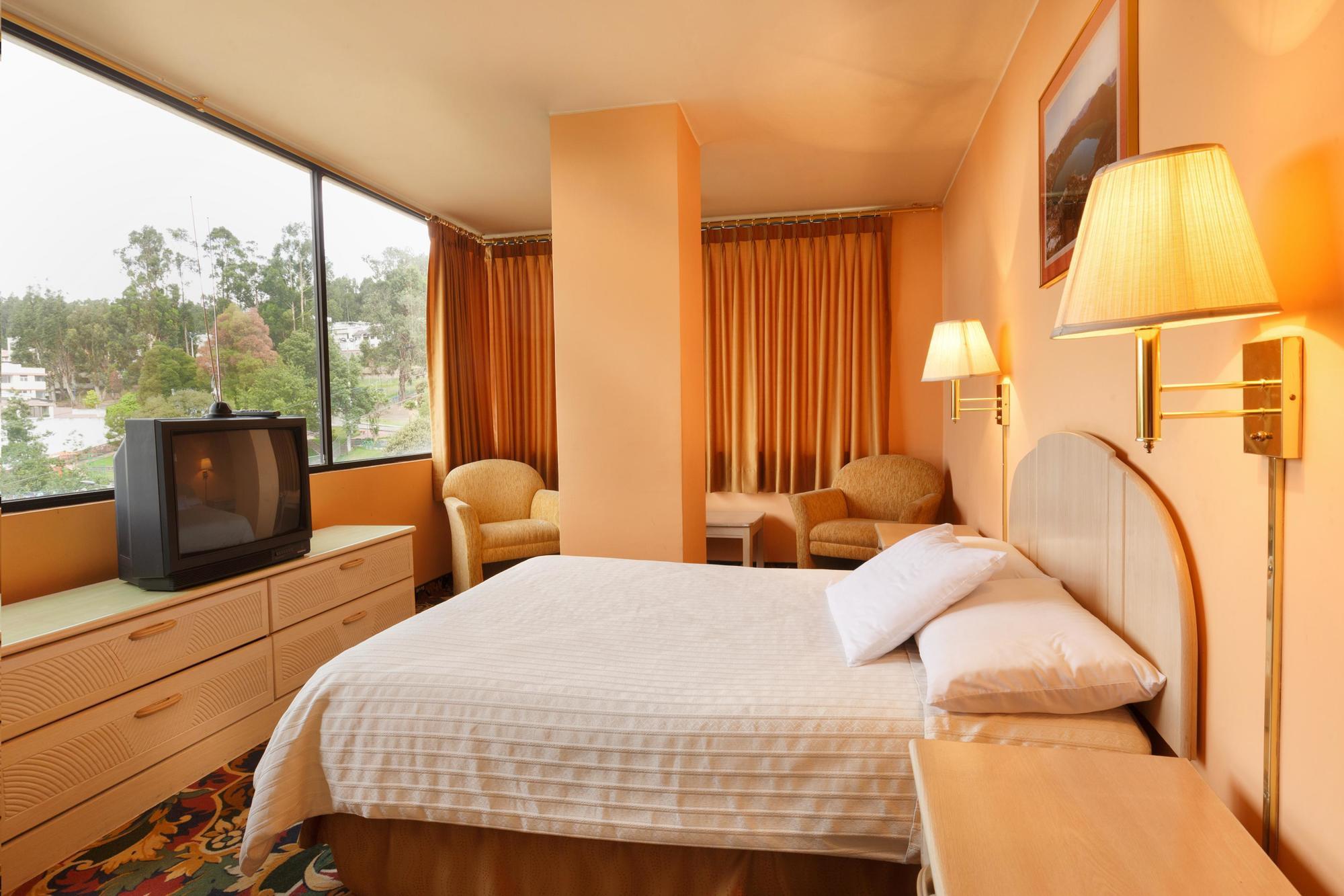 Stanford Suites Hotel Quito Exterior foto